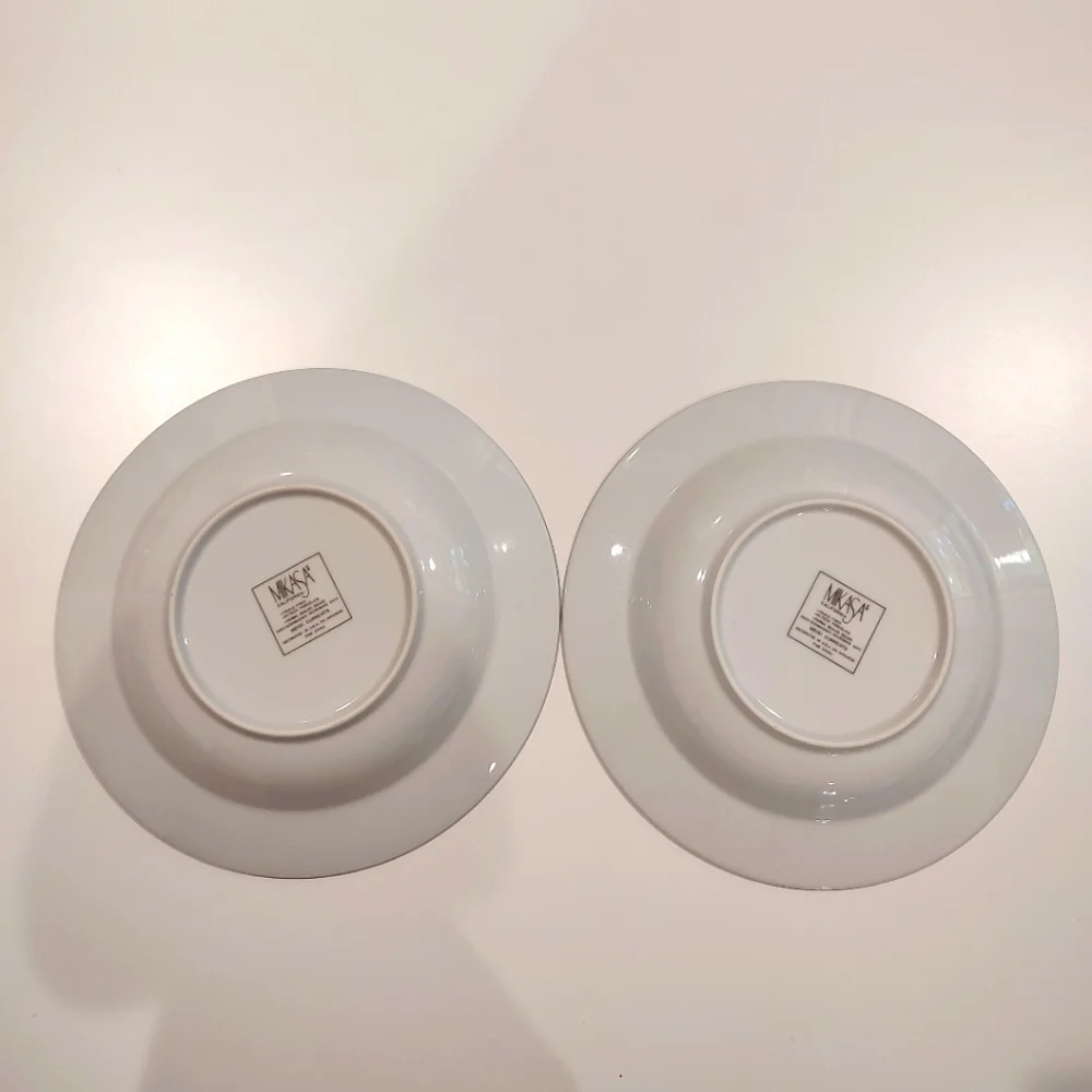 Mikasa Currents Rim Soup Bowls Set of Two Porcelain Red Yellow Blue Blac…